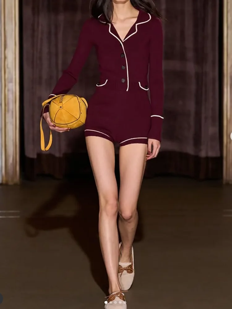 Early spring new women's lapel knitted jumpsuit, a high-end, fashionable, casual and simple color-blocked top
Early spring new women's lapel knitted jumpsuit, a high-end, fashionable, casual and simple color-blocked top