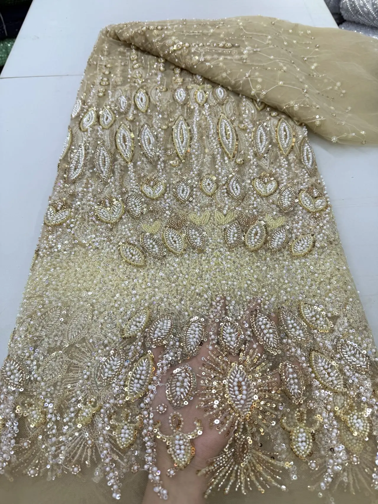 Broderie Net Lace Fabric High Quality Handmade Hot Embroidery Sequins Net Lace with Beads For Party Evening Dress
Broderie Net Lace Fabric High Quality Handmade Hot Embroidery Sequins Net Lace with Beads For Party Evening Dress