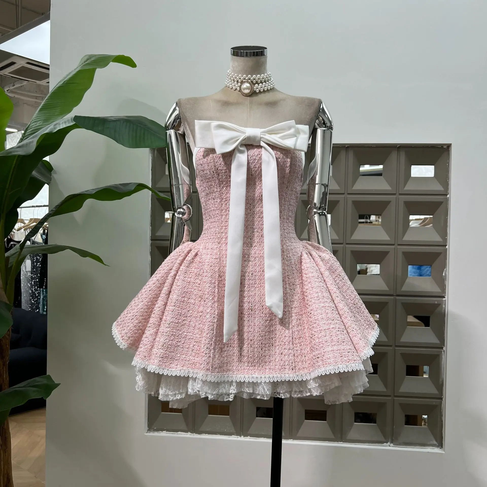 Women Sexy Strapless Backless Slimming Jacquard Bow Short A Line Dress Luxury Designer Evening Party Birthday Celebrity Gowns
Women Sexy Strapless Backless Slimming Jacquard Bow Short A Line Dress Luxury Designer Evening Party Birthday Celebrity Gowns