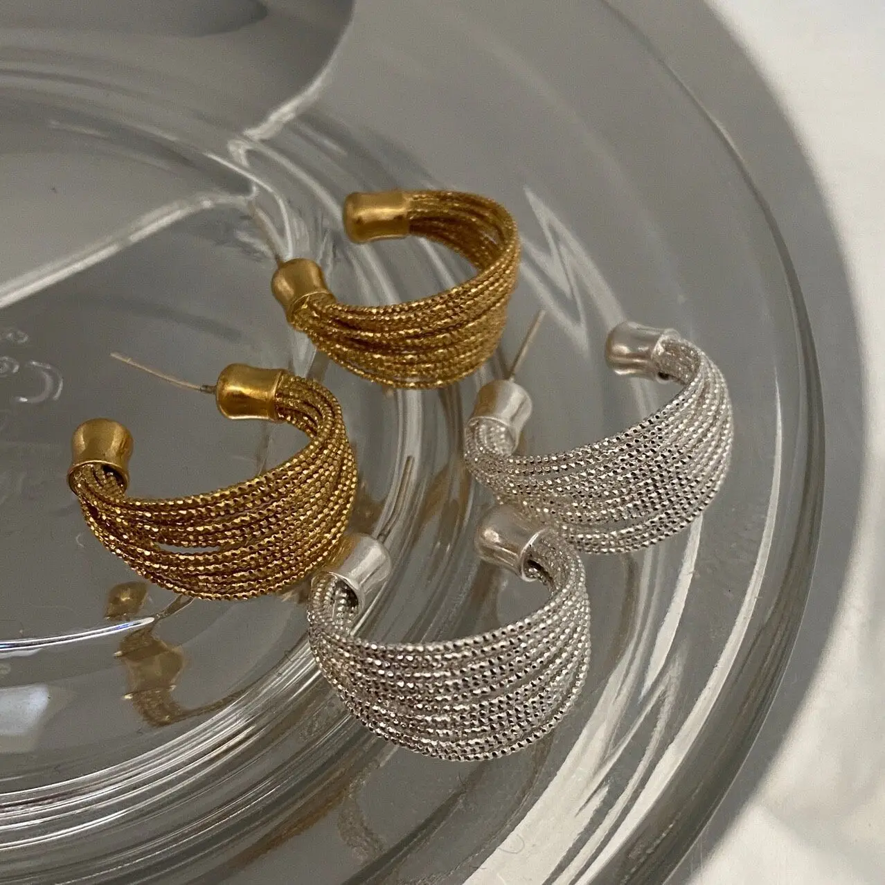 Brass Geo Line Hoop Earrings Women Jewelry Punk Hiphop Designer Runway Rare Simply Gown Boho Top Japan Korean
Brass Geo Line Hoop Earrings Women Jewelry Punk Hiphop Designer Runway Rare Simply Gown Boho Top Japan Korean