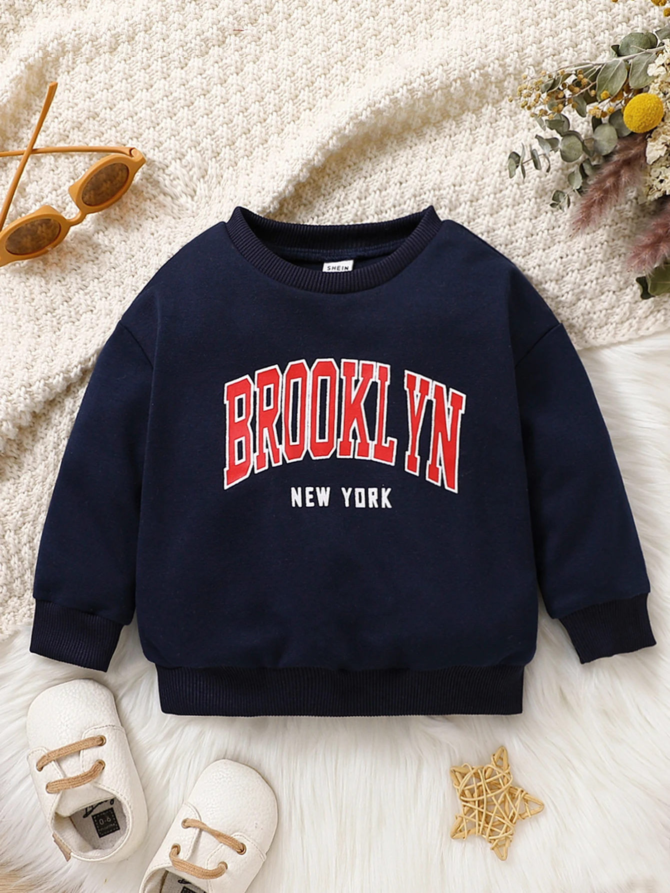 New autumn baby boys' long sleeved letter hoodie without hat for daily casual wear
New autumn baby boys' long sleeved letter hoodie without hat for daily casual wear