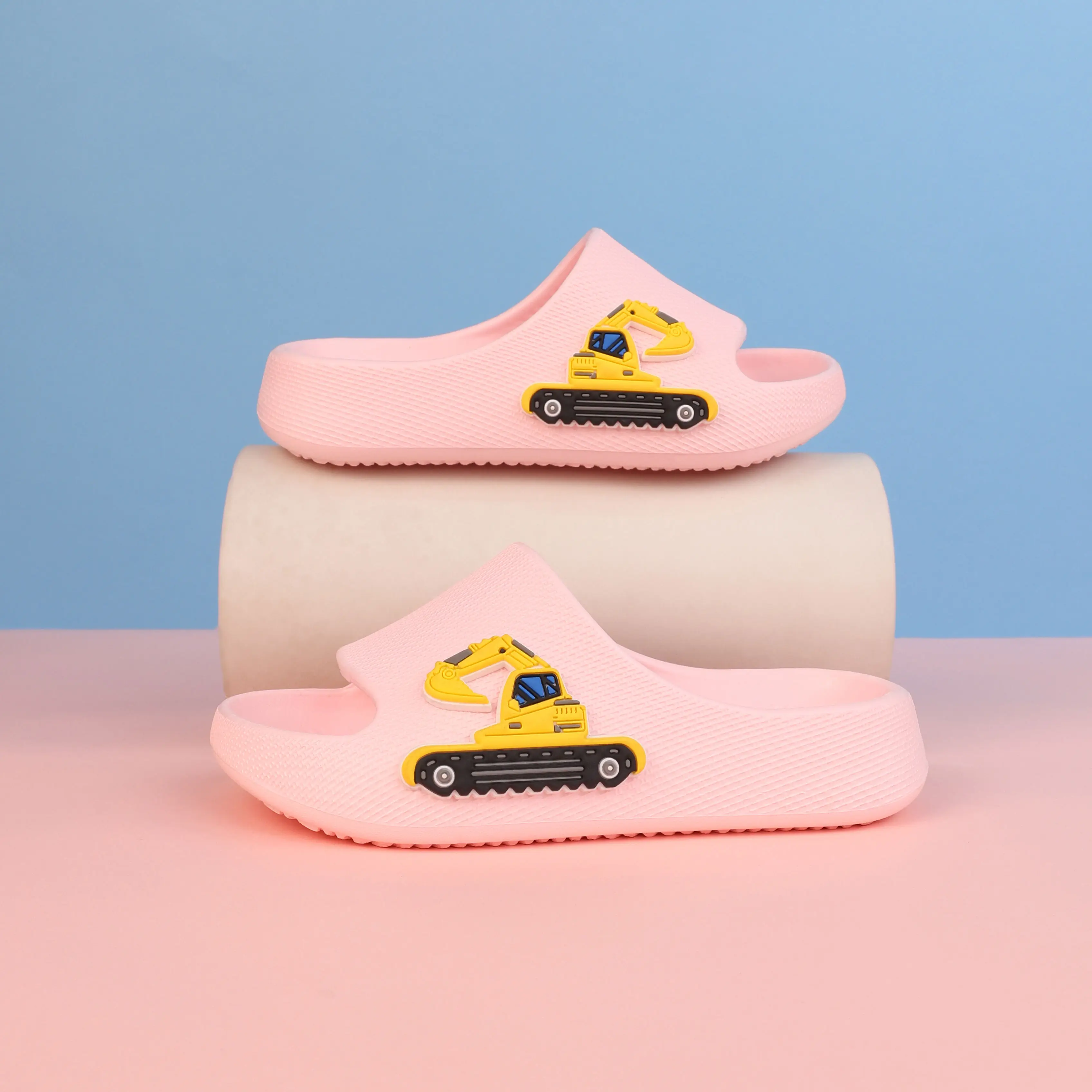 A pair of children's summer open-toe one-strap slippers, soft, comfortable and lightweight sandals, size 28/29-40/41,QT-3517
A pair of children's summer open-toe one-strap slippers, soft, comfortable and lightweight sandals, size 28/29-40/41,QT-3517