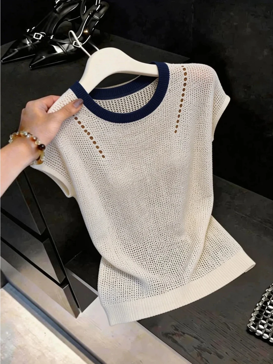 Unique Knitted Short Sleeve round Neck Pullover Top Color Block Waist Cinched Summer New Style Korean Fashion Breathable Skin...
Unique Knitted Short Sleeve round Neck Pullover Top Color Block Waist Cinched Summer New Style Korean Fashion Breathable Skin...