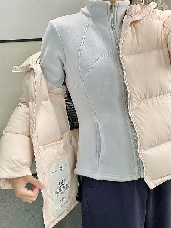 Women's Stand Collar Cardigan Sweatshirt Thickened Fleece Short Waist Shaping Yoga Warm Top Outerwear Autumn Winter Slim Fit
Women's Stand Collar Cardigan Sweatshirt Thickened Fleece Short Waist Shaping Yoga Warm Top Outerwear Autumn Winter Slim Fit