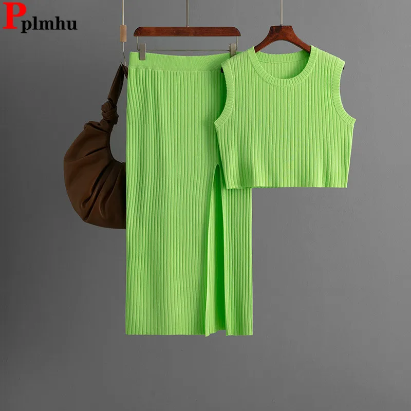 Summer Slim Knitted 2 Piece Sets Women Knitwears O-neck Sleeveless Short Vest Tops Conjuntos High Waist Skirts Outfit Outfit New
Summer Slim Knitted 2 Piece Sets Women Knitwears O-neck Sleeveless Short Vest Tops Conjuntos High Waist Skirts Outfit Outfit New