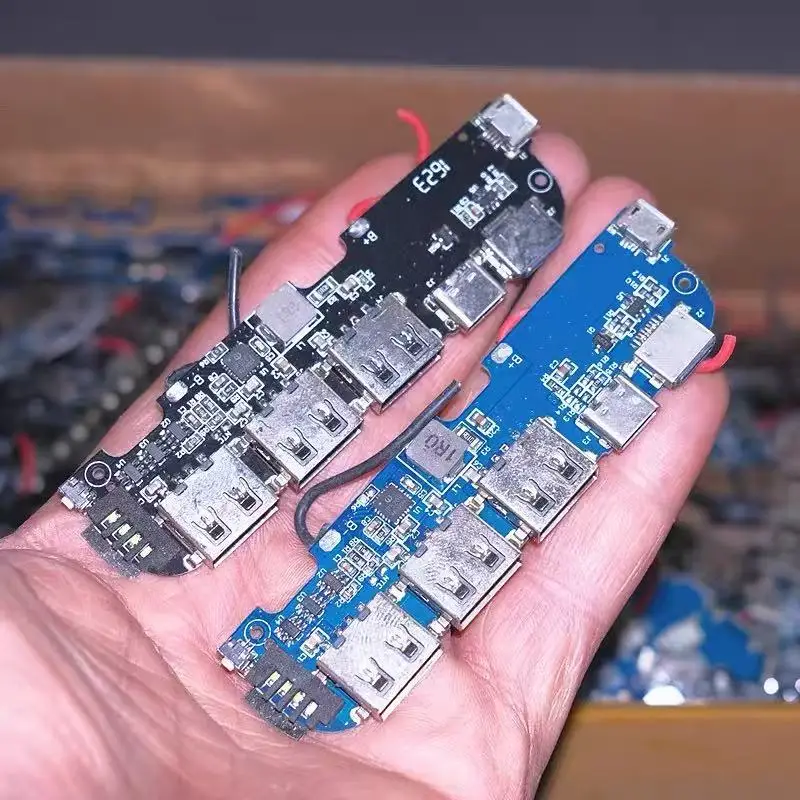 The 6-port IP5209 main control power bank motherboard is equipped with TYPE-C and fruit ports
The 6-port IP5209 main control power bank motherboard is equipped with TYPE-C and fruit ports