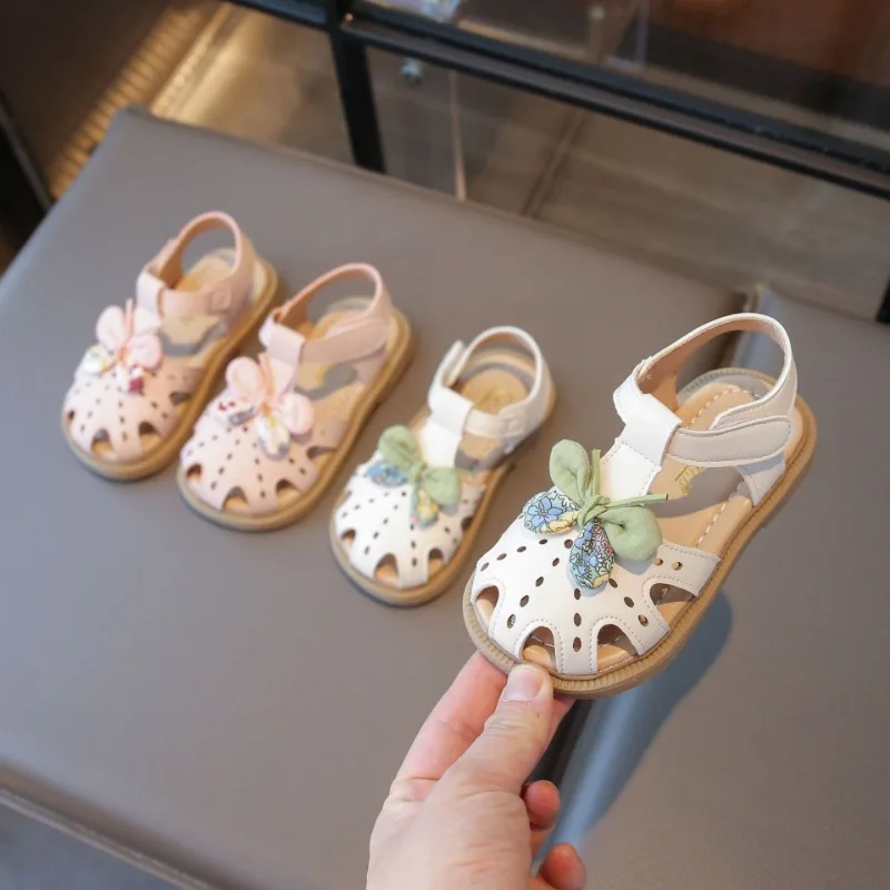 New Sandals Fashion Versatile Comfort Girl Shoe Soft Anti Slip Exquisite Kid Shoes Cute Simple Flat Beach Princess Shoe Сандали
New Sandals Fashion Versatile Comfort Girl Shoe Soft Anti Slip Exquisite Kid Shoes Cute Simple Flat Beach Princess Shoe Сандали