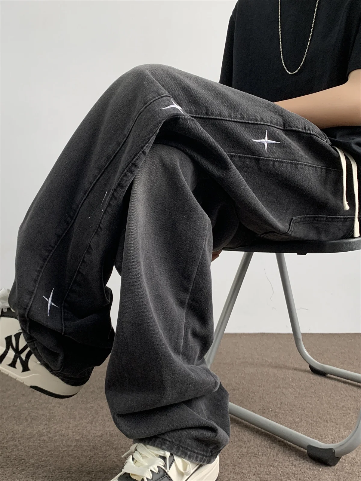 Waed Denim Jeans Men's High Street Sle Wide Leg Long Trousers Vintage American Retro Feel Trendy Casual Jeans for Teens
Waed Denim Jeans Men's High Street Sle Wide Leg Long Trousers Vintage American Retro Feel Trendy Casual Jeans for Teens