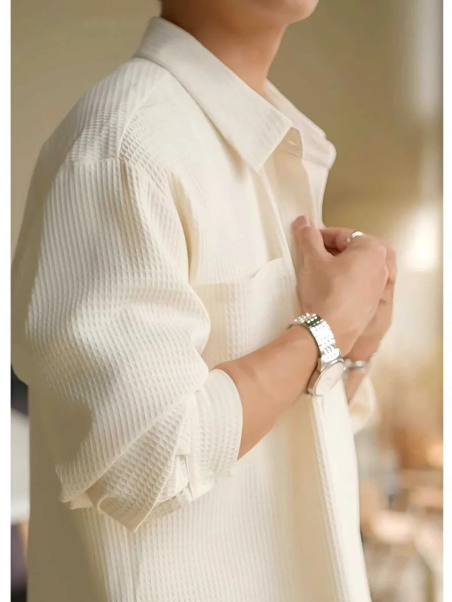 Мужская удлиненная футболка с воротником, осенняя, повседневная, в китайском стиле, свободного кроя, молодежная, на все сезоны
Мужская удлиненная футболка с воротником, осенняя, повседневная, в китайском стиле, свободного кроя, молодежная, на все сезоны