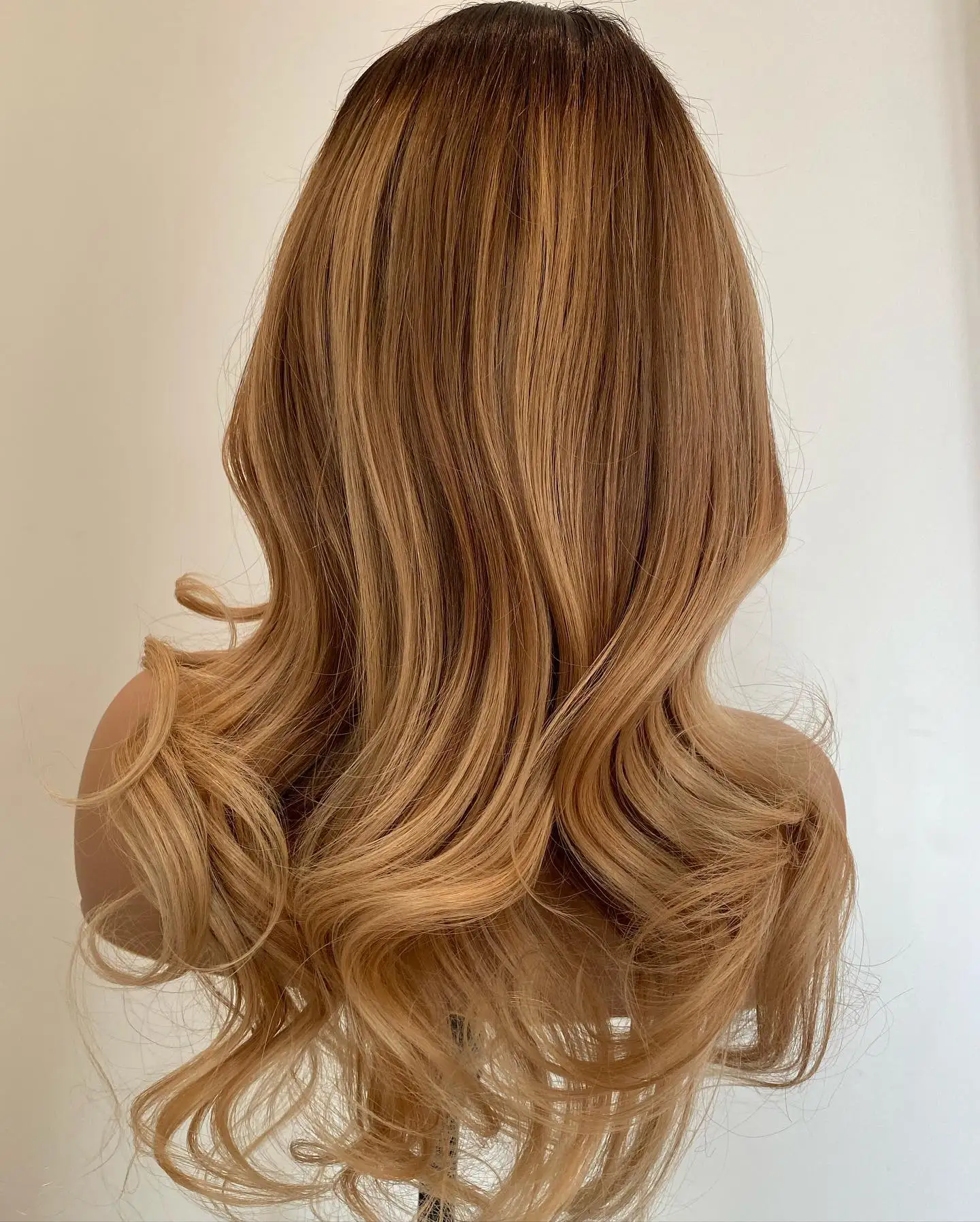 Body Wave Wig For Women Ombre Highlight Honey Blonde Synthetic Lace Front Wigs Oraiginal Factory Cheap Wigs On Clearance Sale
Body Wave Wig For Women Ombre Highlight Honey Blonde Synthetic Lace Front Wigs Oraiginal Factory Cheap Wigs On Clearance Sale