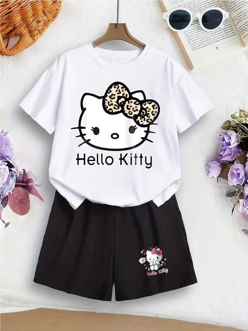2026 Summer Hello Kitty "Leopard Bow" Children's T-shirt+Shorts Set, Casual, Comfortable and Loose
2026 Summer Hello Kitty "Leopard Bow" Children's T-shirt+Shorts Set, Casual, Comfortable and Loose