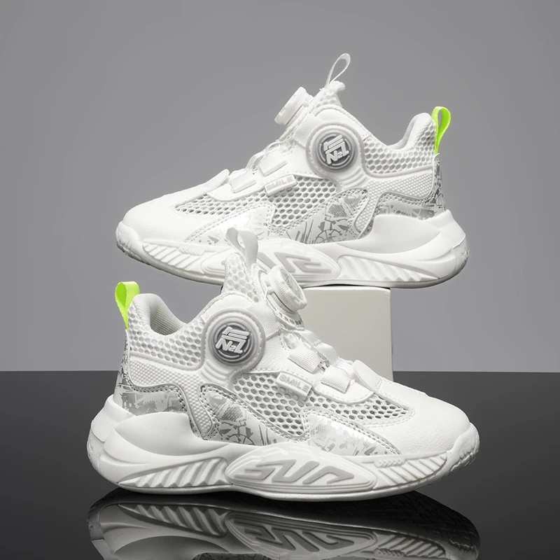 A pair of breathable youth basketball shoes for spring and summer, with a rotating buckle design. Model: BBY-2692
A pair of breathable youth basketball shoes for spring and summer, with a rotating buckle design. Model: BBY-2692