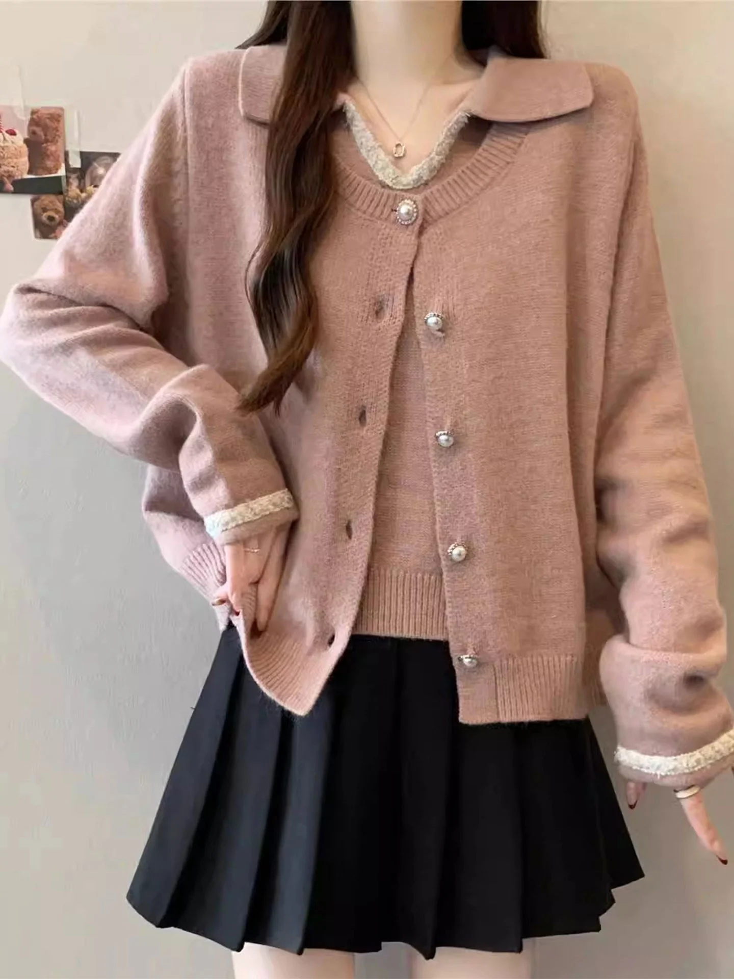 Шикарный розовый вязаный свитер, повседневный, из мягкой ткани, с длинным свечом, с откидным воротником, стандартный крой, зимний модный женский топ, модный красивый...
Шикарный розовый вязаный свитер, повседневный, из мягкой ткани, с длинным свечом, с откидным воротником, стандартный крой, зимний модный женский топ, модный красивый...