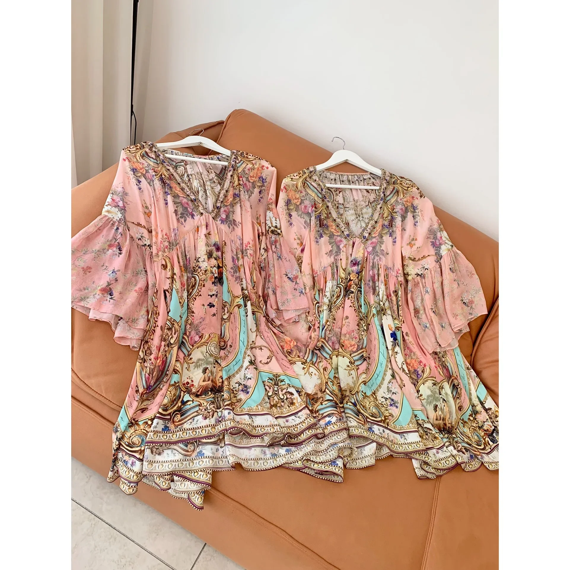 Women Pink Flower Printed Dress 100% Silk V-Neck Long Sleeve Holiday Mini Robe
Women Pink Flower Printed Dress 100% Silk V-Neck Long Sleeve Holiday Mini Robe