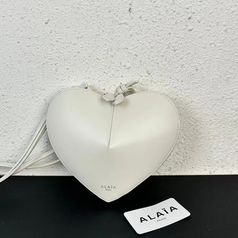 Women's Shoulder Handbags Cute Heart Shaped Shoulder Bag Female Clutch Purse Love Messenger Bag
Women's Shoulder Handbags Cute Heart Shaped Shoulder Bag Female Clutch Purse Love Messenger Bag