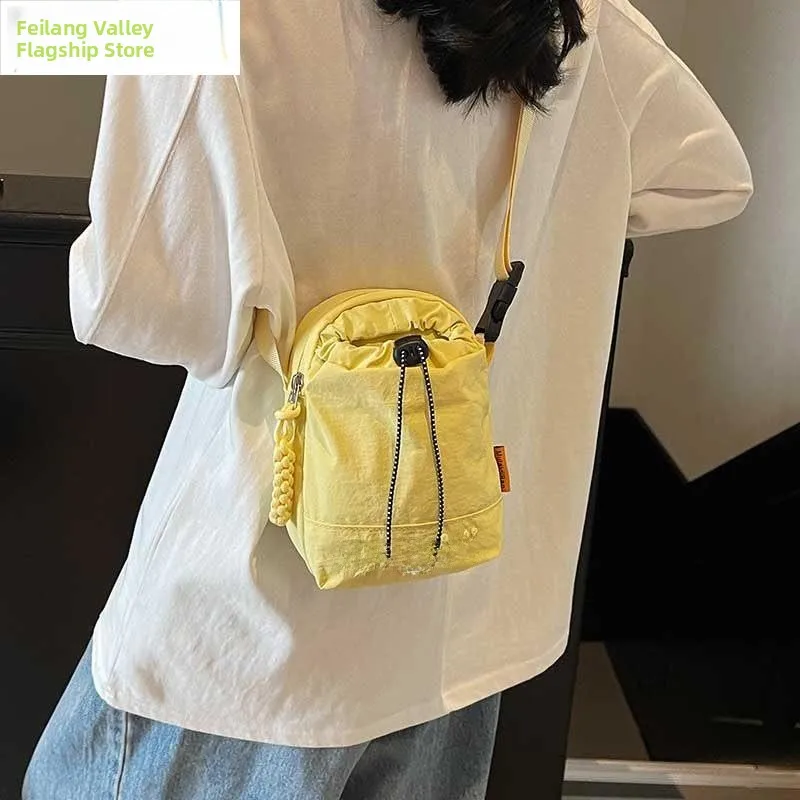 Lightweight Minimalist Crossbody Bag for Women Summer New Style Small Water Bottle Bag Easy Carry Shoulder Bag
Lightweight Minimalist Crossbody Bag for Women Summer New Style Small Water Bottle Bag Easy Carry Shoulder Bag