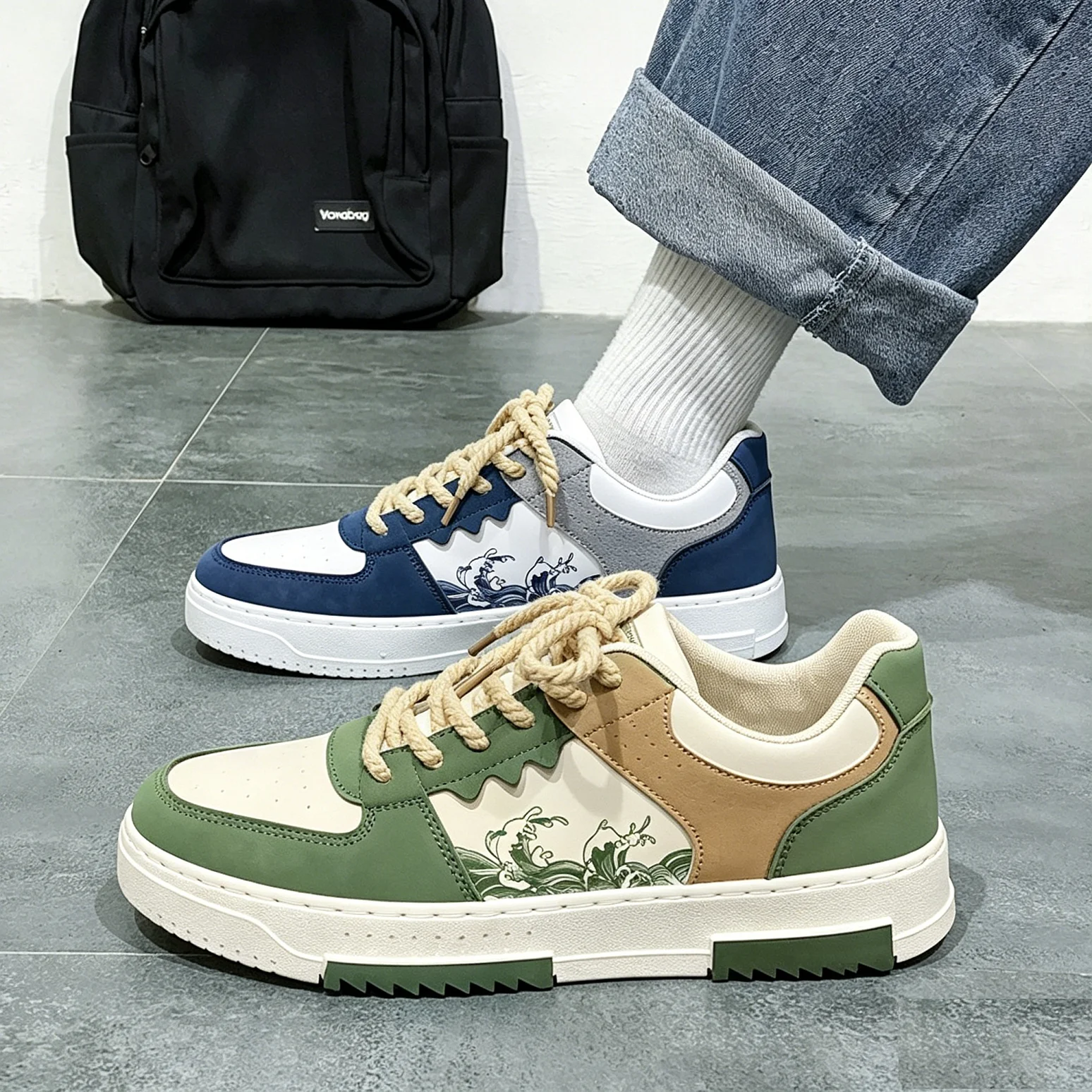Fashion Trend Men's Casual Sports Shoes Simple and Breathable Wear-resistant Running Shoes Large Size Waterproof Casual Shoes
Fashion Trend Men's Casual Sports Shoes Simple and Breathable Wear-resistant Running Shoes Large Size Waterproof Casual Shoes