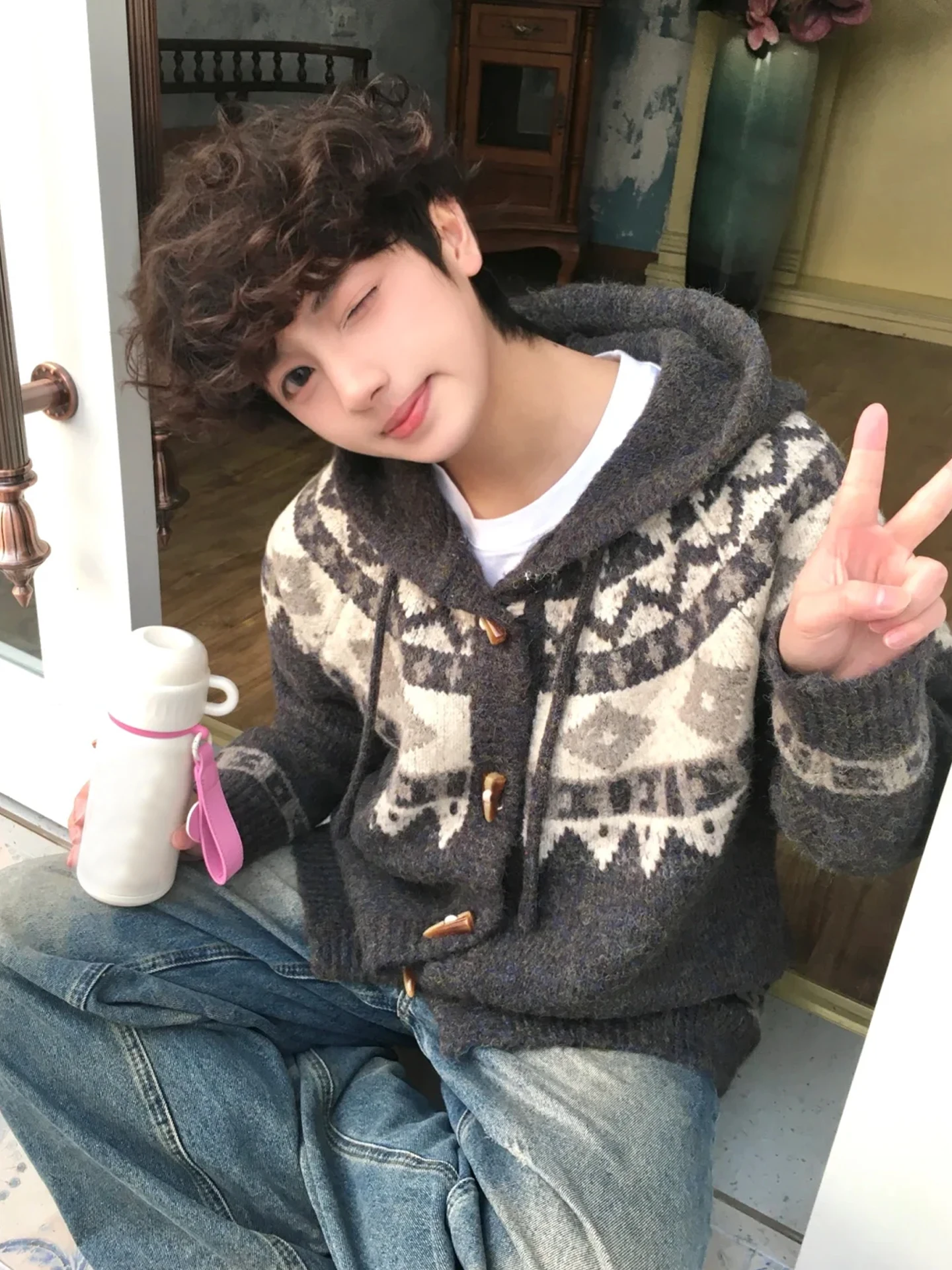 Мужской зимний теплый вязаный кардиган свободного кроя в стиле фейр-айл, на пуговицах, повседневный, с длинным рукавом, без капюшона
Мужской зимний теплый вязаный кардиган свободного кроя в стиле фейр-айл, на пуговицах, повседневный, с длинным рукавом, без капюшона