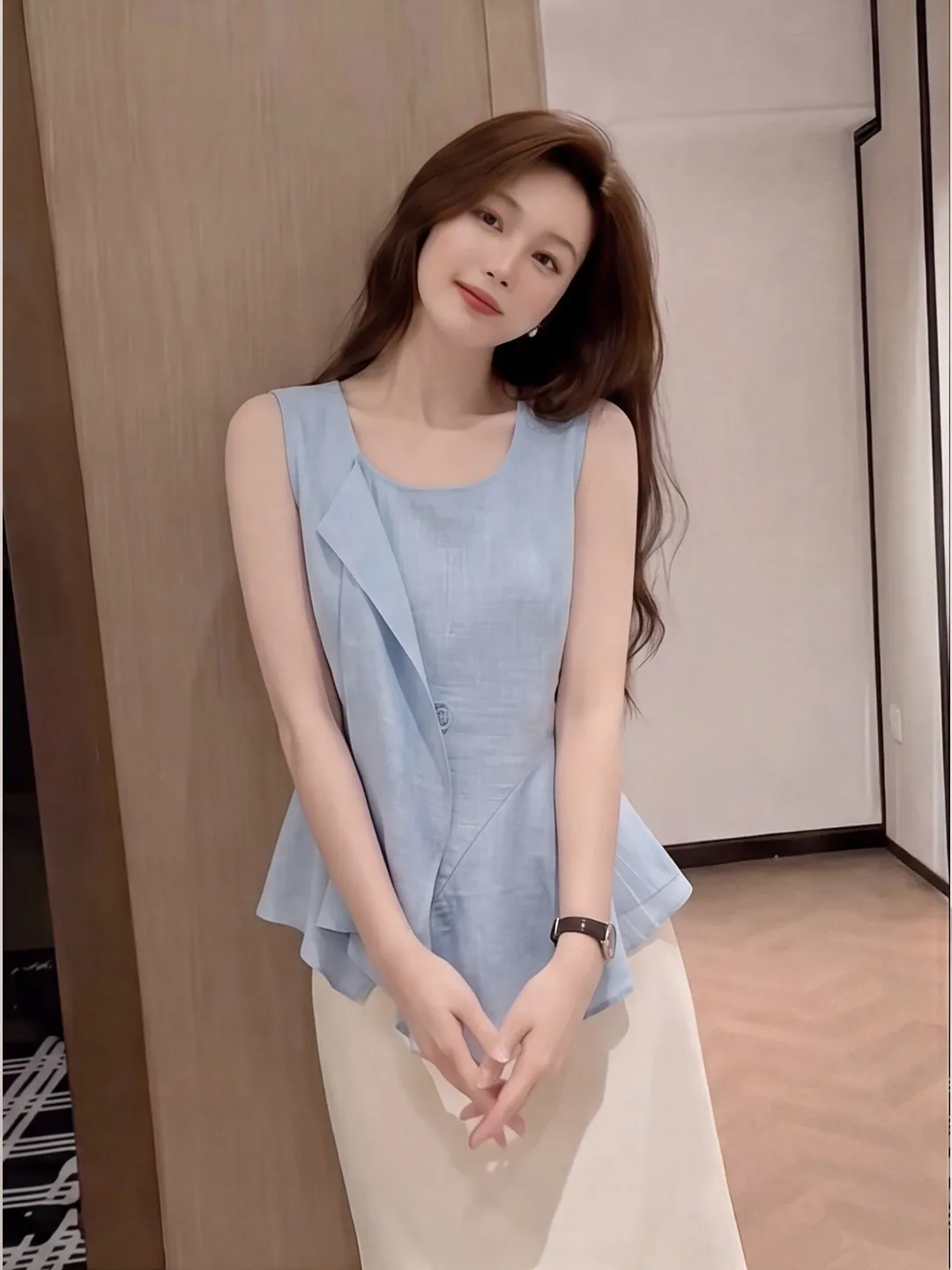 Anti-Aging Blue Sleeveless Vest Irregular Hem Women's Summer Shirt Korean Style Loose Fit Floral Embroidery Belted
Anti-Aging Blue Sleeveless Vest Irregular Hem Women's Summer Shirt Korean Style Loose Fit Floral Embroidery Belted