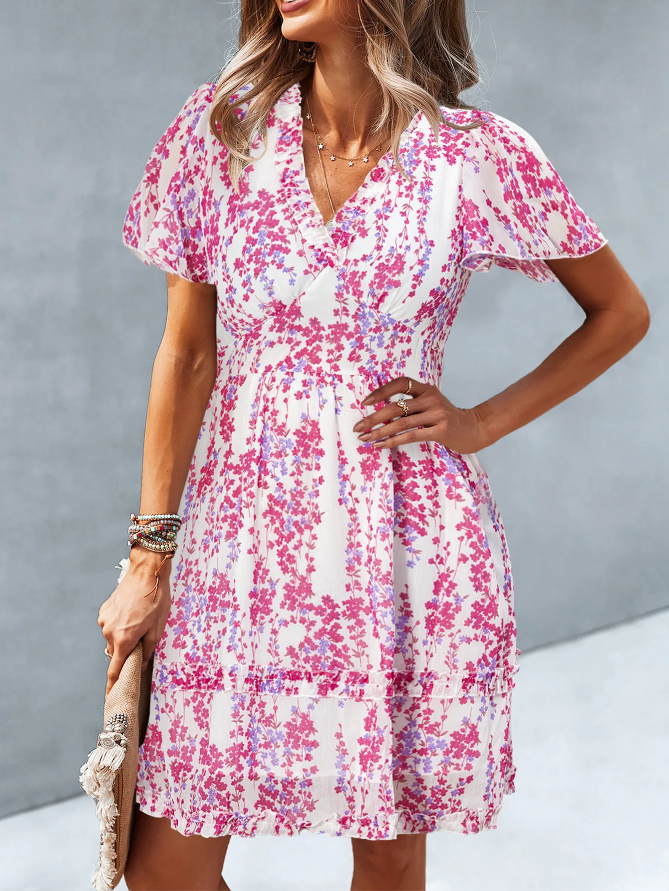 Boho Floral Sundress 2025 Summer Vintage Vacation Dress for Women European Summer Beach Dress with Ruffles Casual V Neck Outfits
Boho Floral Sundress 2025 Summer Vintage Vacation Dress for Women European Summer Beach Dress with Ruffles Casual V Neck Outfits