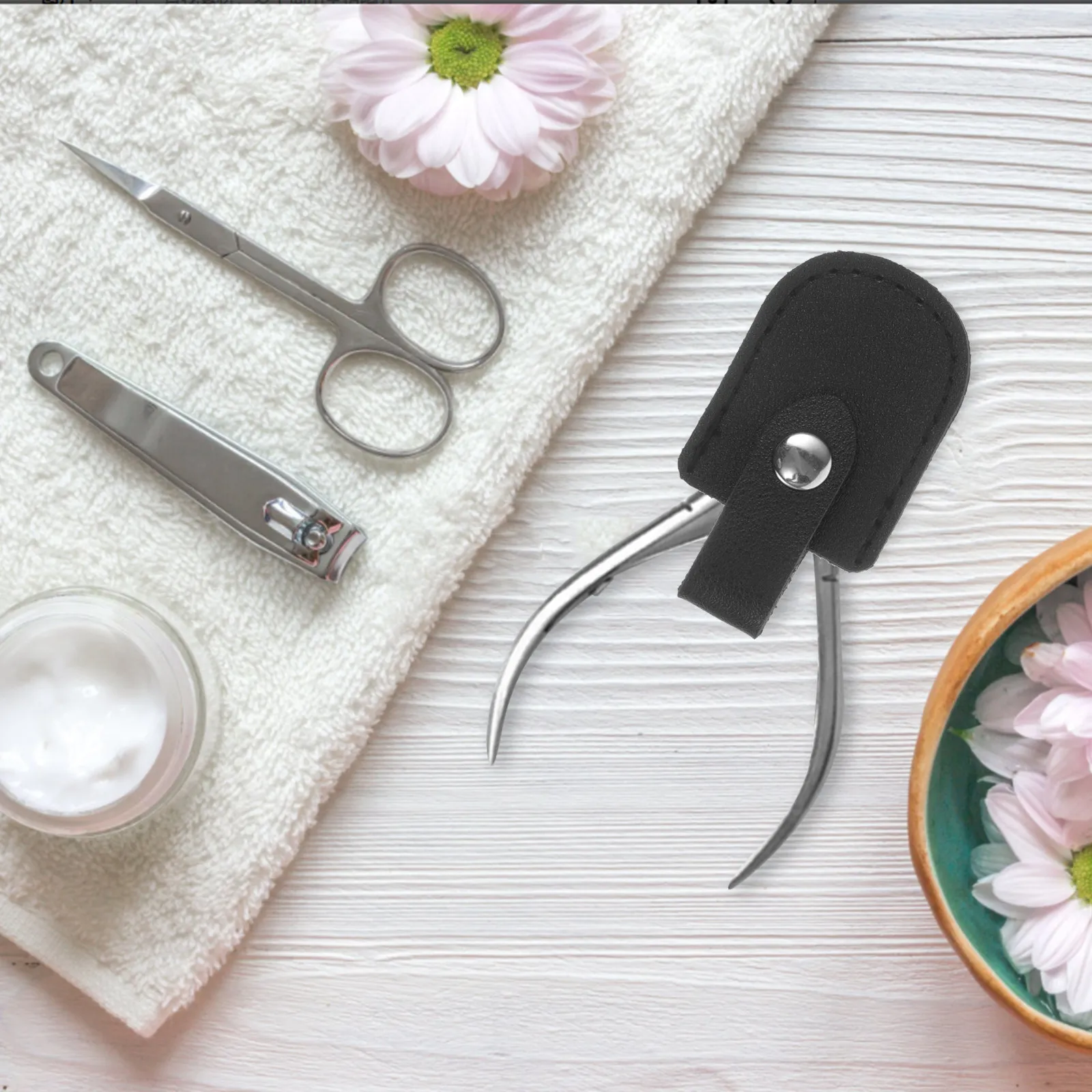 Nail Scissor Cover PU Cuticle Nipper Protector Sleeve Storage Pouch for Manicure Pedicure Grooming Tools Space Saving Easy Open
Nail Scissor Cover PU Cuticle Nipper Protector Sleeve Storage Pouch for Manicure Pedicure Grooming Tools Space Saving Easy Open