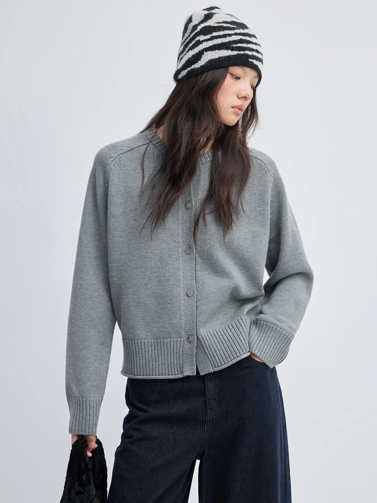 JUSLIN Functional Wool Classic round Ne oulder Sve Button Sweater Cardigan L028 Women's Casual Sle Polyester Fiber
JUSLIN Functional Wool Classic round Ne oulder Sve Button Sweater Cardigan L028 Women's Casual Sle Polyester Fiber