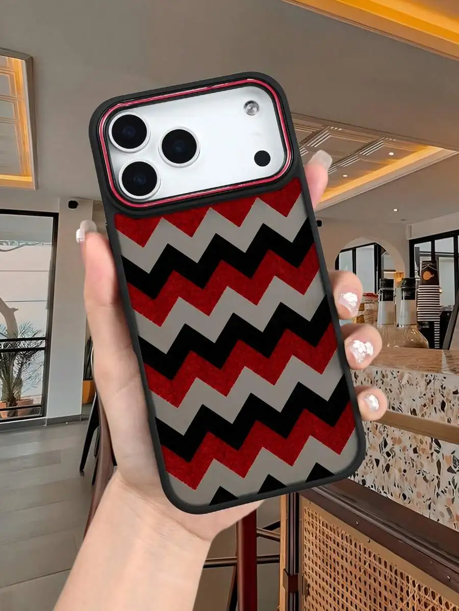 Bold Red Black White Zigzag Print Phone Case Retro Geometric Pattern For iPhone 17 16 15 14 13 12 11
Bold Red Black White Zigzag Print Phone Case Retro Geometric Pattern For iPhone 17 16 15 14 13 12 11