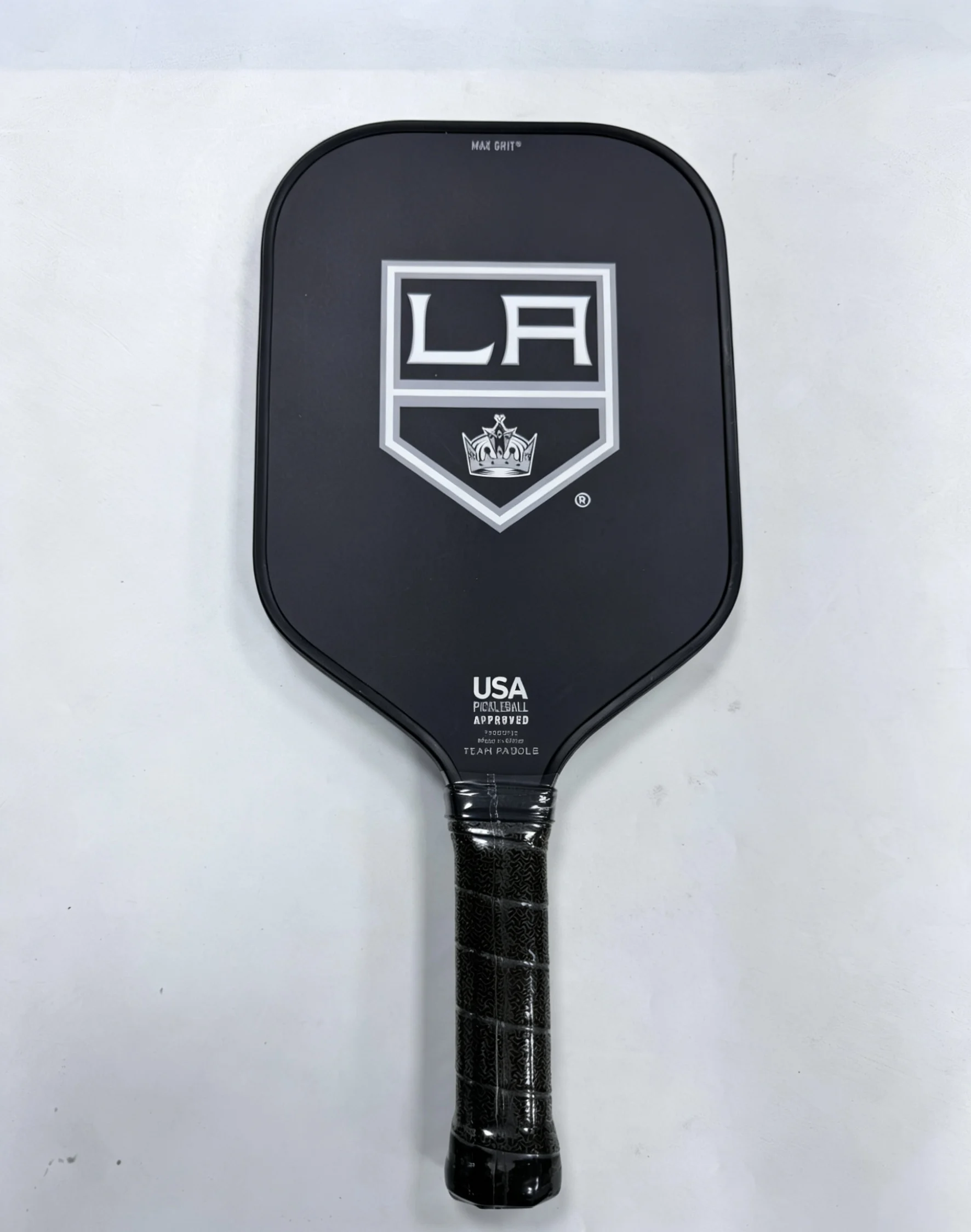 2026 New LA Kings Cold Press Carbon Fiber Fiberglass Max Grit Surface USAPA Approved Outdoor Sports Team Pickleball Paddle
2026 New LA Kings Cold Press Carbon Fiber Fiberglass Max Grit Surface USAPA Approved Outdoor Sports Team Pickleball Paddle
