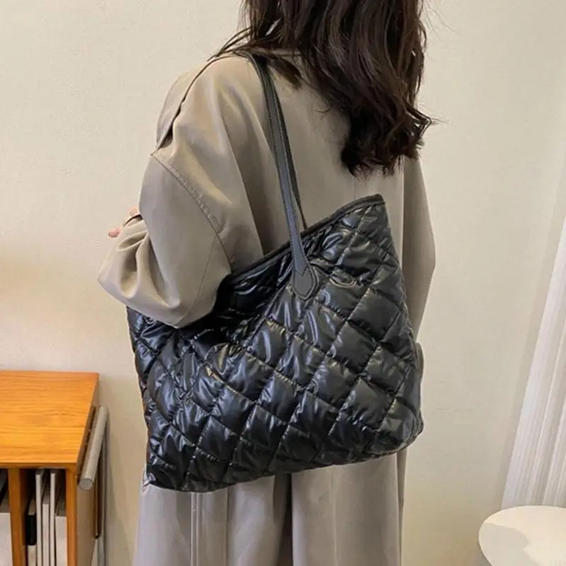 340D Fashionable PU Leather Shoulder Bag Quilted Handbags For Women Large Capacity Casual Handbag For Beach And Everyday Use
340D Fashionable PU Leather Shoulder Bag Quilted Handbags For Women Large Capacity Casual Handbag For Beach And Everyday Use