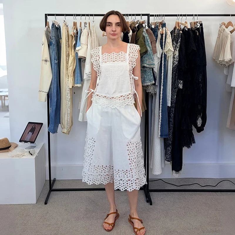 Spring Summer 2026 Women's White Hollow out Square Collar T-Shirt with Belt Loose Five-Quarter Pants Fashion Set Cotton Blend
Spring Summer 2026 Women's White Hollow out Square Collar T-Shirt with Belt Loose Five-Quarter Pants Fashion Set Cotton Blend
