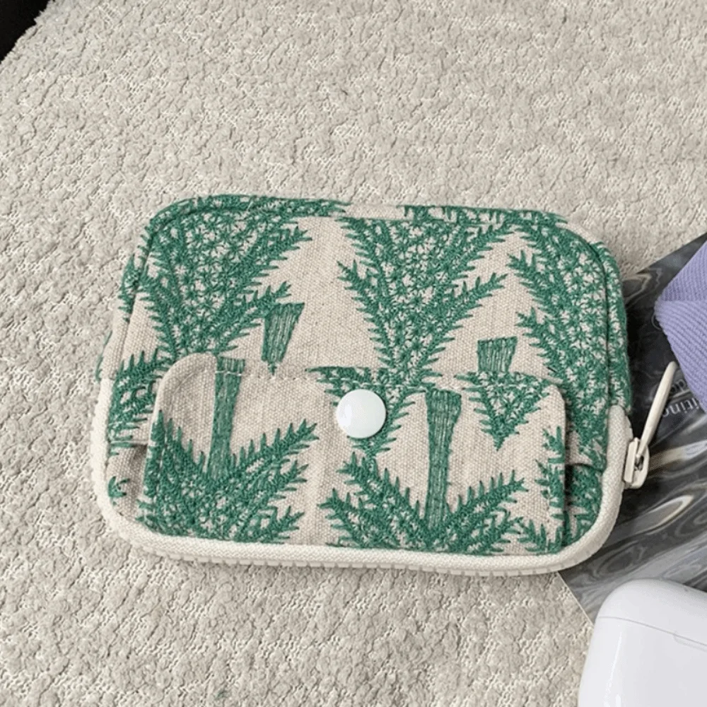 Cute Embroidery Storage Bag Flower Korean Style Ethnic Style Coin Purse Card Holder Cotton Linen Small Cosmetic Bag Travel
Cute Embroidery Storage Bag Flower Korean Style Ethnic Style Coin Purse Card Holder Cotton Linen Small Cosmetic Bag Travel