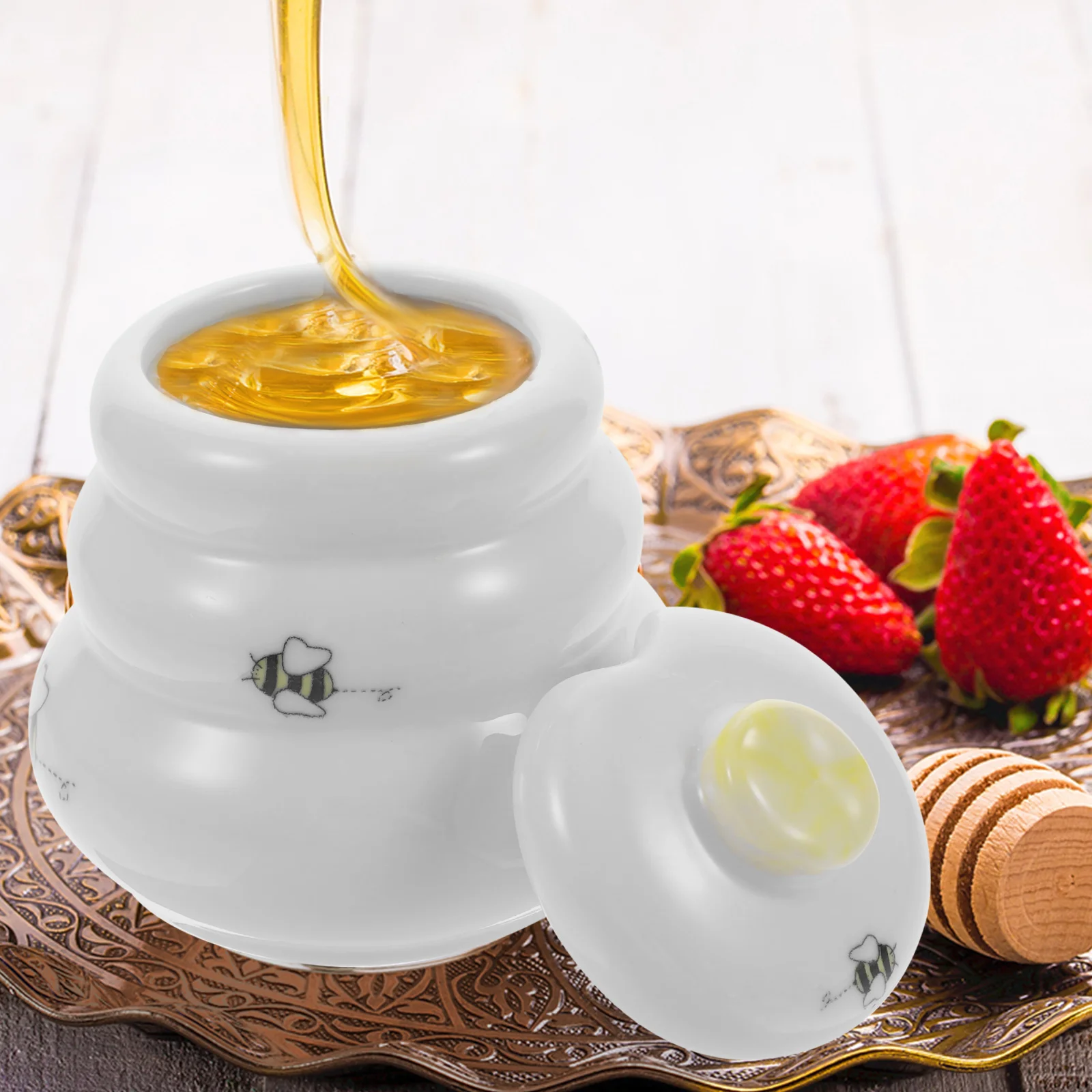 Ceramic Honey Pot 120ml White Mini Bee Shaped Jar with Dipper Kitchen Food Storage Container Syrup Dispenser Tea Canister
Ceramic Honey Pot 120ml White Mini Bee Shaped Jar with Dipper Kitchen Food Storage Container Syrup Dispenser Tea Canister