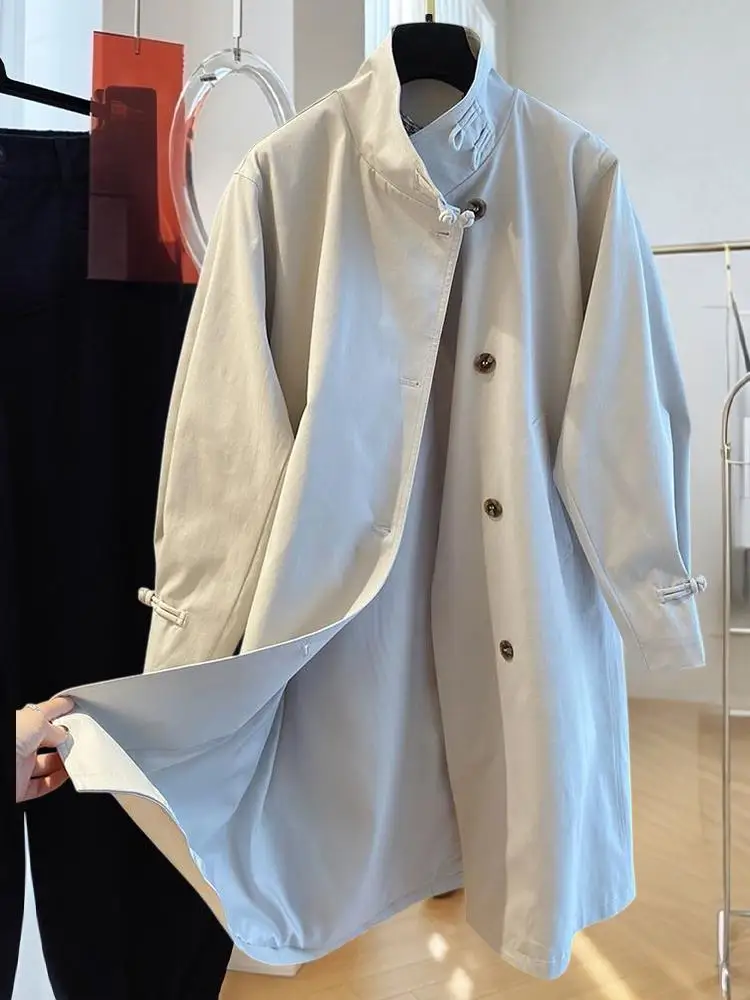 SuperAen 2026 Spring and Autumn New Grey Long-Sleeved Stand Neck Trench Coats for Women Solid Color Coats
SuperAen 2026 Spring and Autumn New Grey Long-Sleeved Stand Neck Trench Coats for Women Solid Color Coats