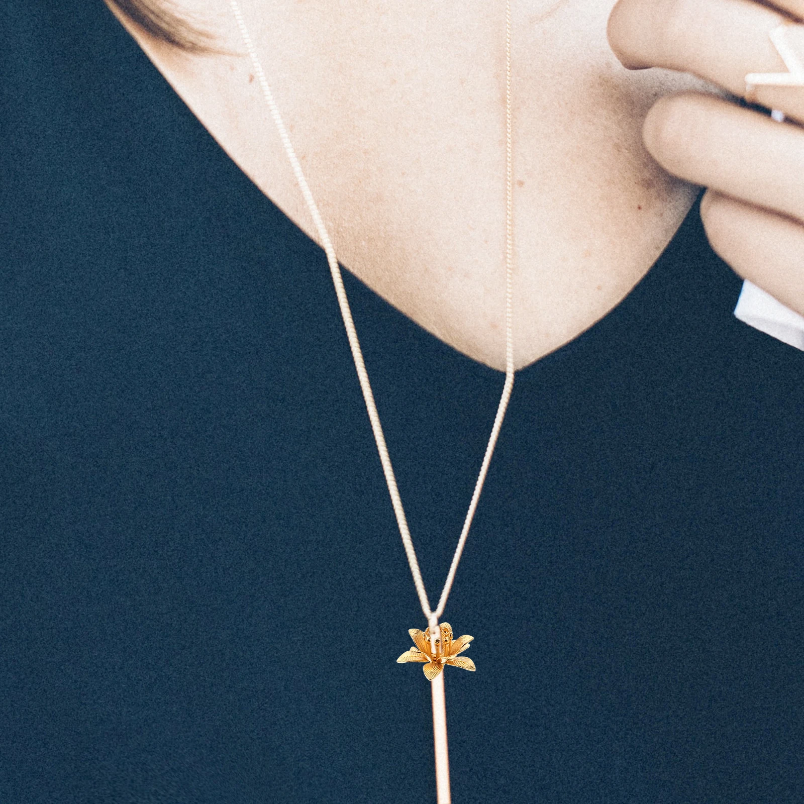 50pcs Flower Jewelry Accessories Copper DIY Necklace Charms for Bracelet Earrings Making Mini Decorative Pendants
50pcs Flower Jewelry Accessories Copper DIY Necklace Charms for Bracelet Earrings Making Mini Decorative Pendants