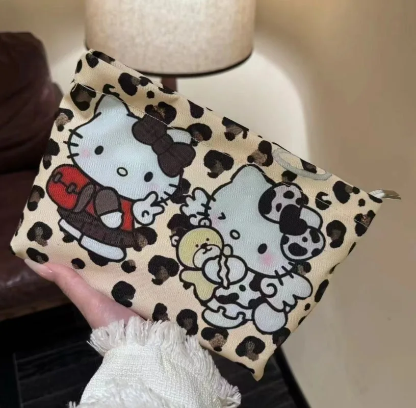 Hello Kitty Makeup Bag Miniso Cute Cartoon High-capacity Portable Storage Bag New Personality Original Storage Makeup Bag
Hello Kitty Makeup Bag Miniso Cute Cartoon High-capacity Portable Storage Bag New Personality Original Storage Makeup Bag