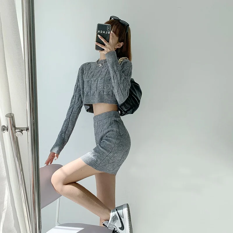 Пряный комплект вязаного свитера и юбки для женщин, модный весенне-осенний комплект из смеси хлопка, комплект из двух предметов
Пряный комплект вязаного свитера и юбки для женщин, модный весенне-осенний комплект из смеси хлопка, комплект из двух предметов