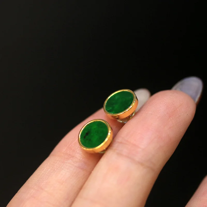 925 whole body sterling silver gold-plated inlay, natural jadeite dry green small stud earrings, simple and exquisite
925 whole body sterling silver gold-plated inlay, natural jadeite dry green small stud earrings, simple and exquisite