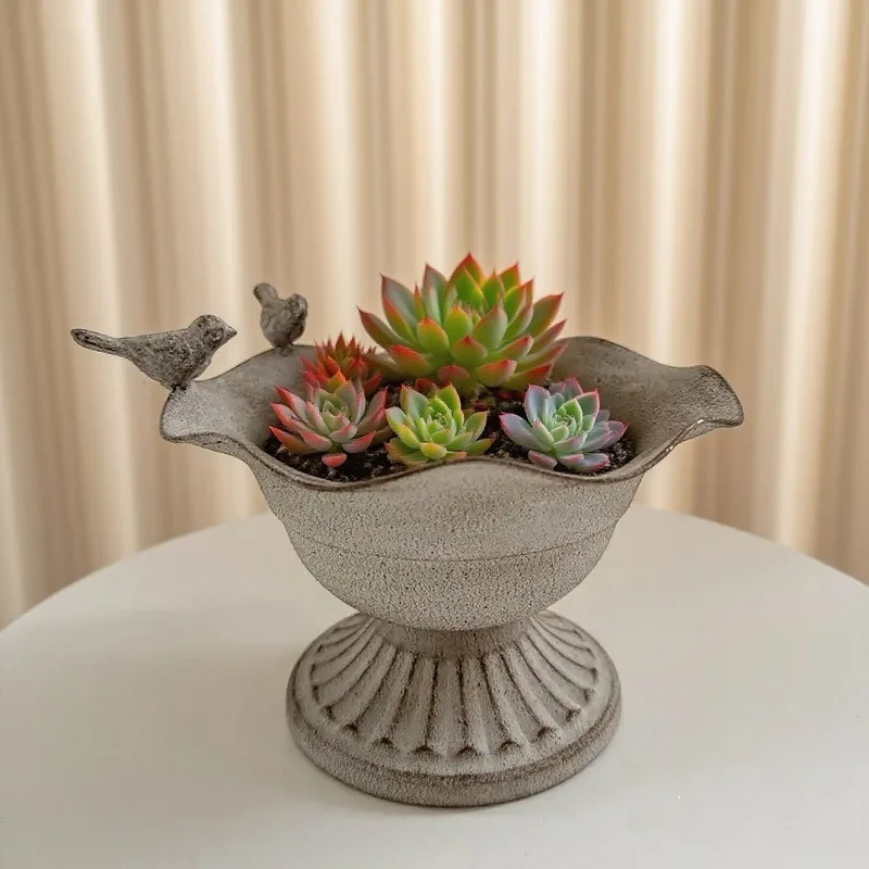 Yjq American pastoral style retro metal flower pot old tile gray pot garden decorative flower arrangement device
Yjq American pastoral style retro metal flower pot old tile gray pot garden decorative flower arrangement device
