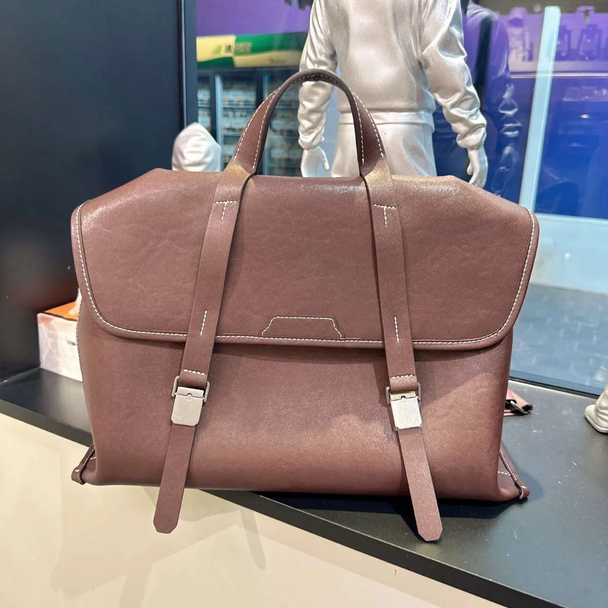 Retro Leather Large Capacity Backpack Women 2025 New College Style Casual Versatile Portable Commuter Backpack
Retro Leather Large Capacity Backpack Women 2025 New College Style Casual Versatile Portable Commuter Backpack