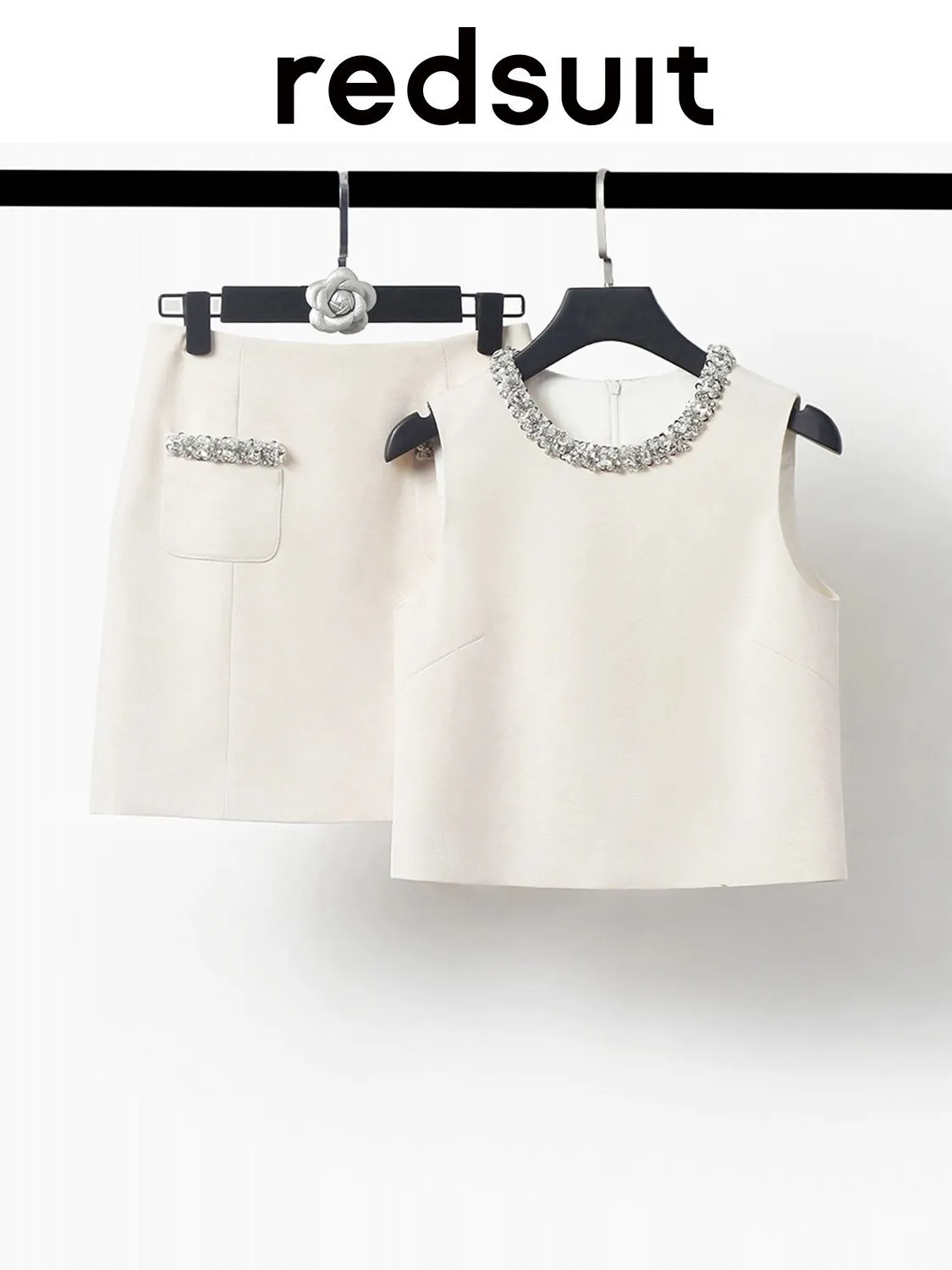 New Exquisite heavy industry nail bead lace lightweight coarse woolen top+simple and efficient half skirt set
New Exquisite heavy industry nail bead lace lightweight coarse woolen top+simple and efficient half skirt set