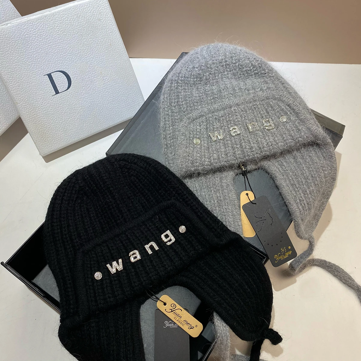 Rhinestone letters long rabbit fur warm knitted hat winter new outdoor windproof ear protection hat Nordic winter Baotou hat
Rhinestone letters long rabbit fur warm knitted hat winter new outdoor windproof ear protection hat Nordic winter Baotou hat