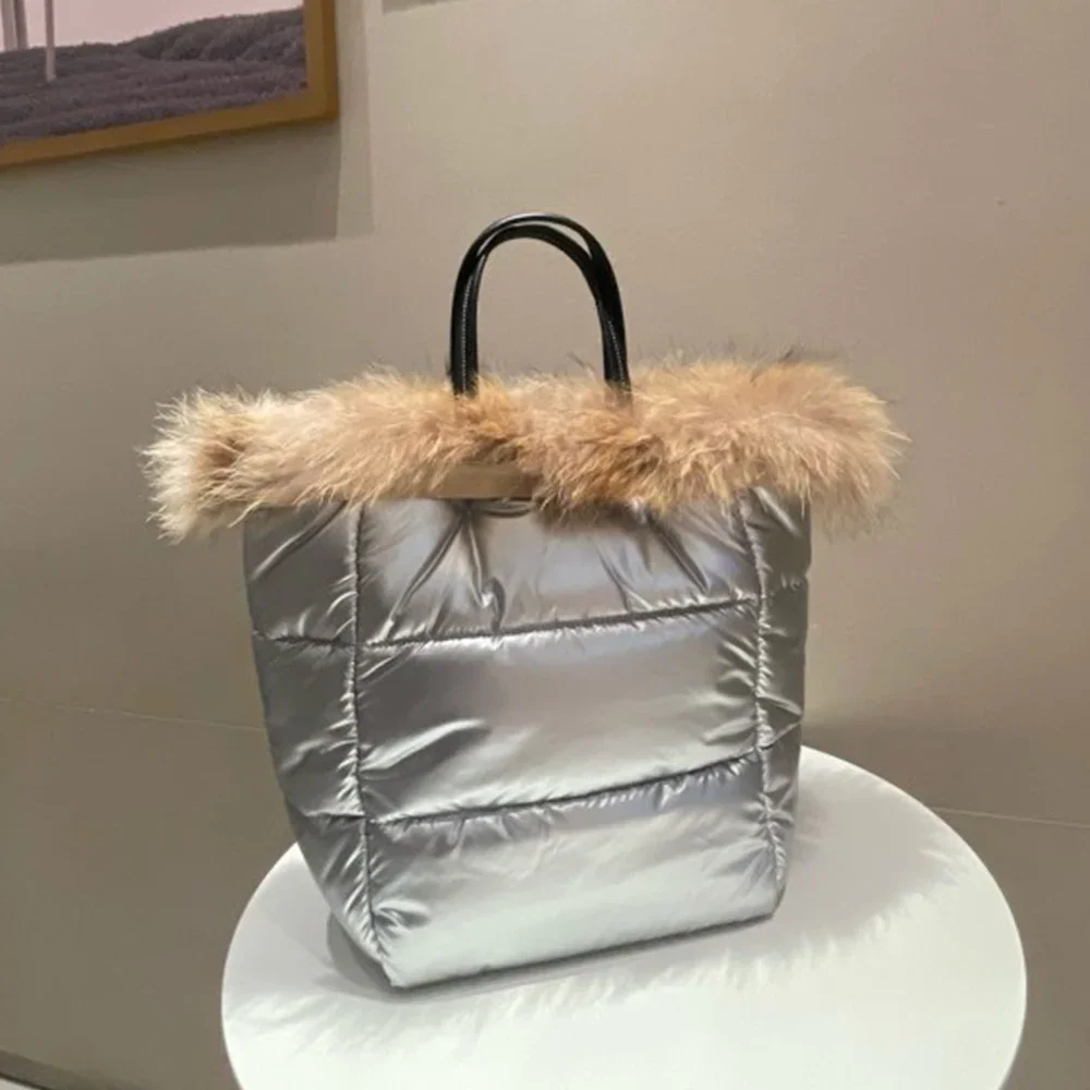 Luxury Cotton Quilted Bucket Bag Fluffy Fur Shoulder Bags for Women Nylon Padded Handbag and Purses Winter Warm Shopper Tote New
Luxury Cotton Quilted Bucket Bag Fluffy Fur Shoulder Bags for Women Nylon Padded Handbag and Purses Winter Warm Shopper Tote New