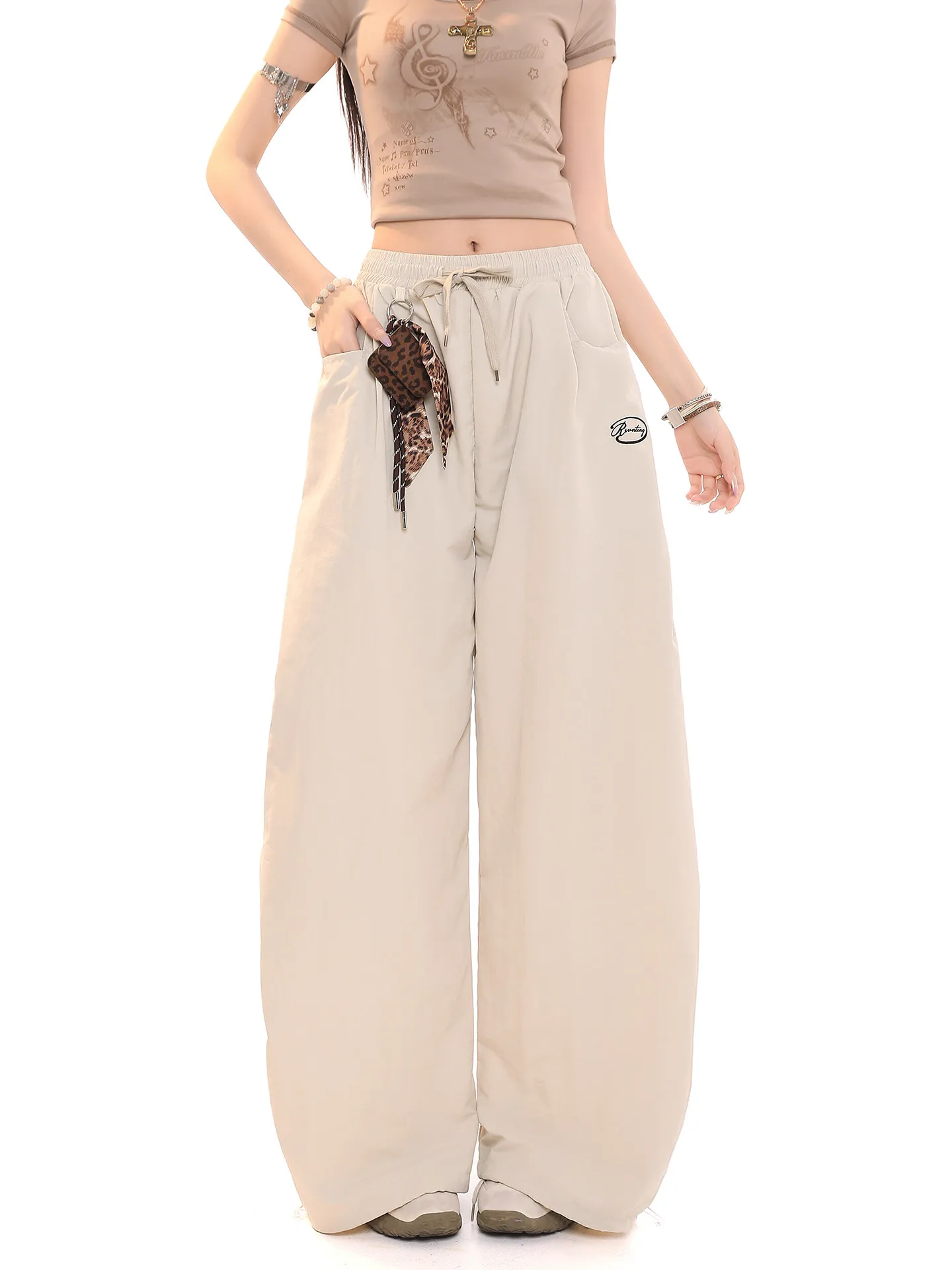American Lazy Sle Women's Casual Loose Wide Leg Pants Dstring Decoration Spring New Loose Comfortable Loose Feeling
American Lazy Sle Women's Casual Loose Wide Leg Pants Dstring Decoration Spring New Loose Comfortable Loose Feeling