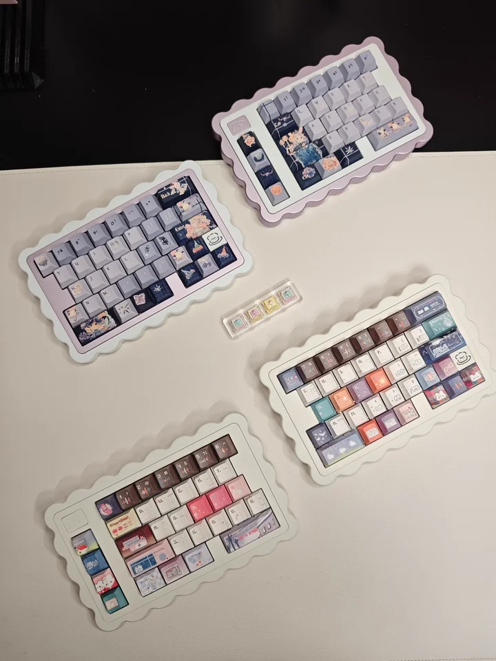 Soda Cracker Tri Mode Split Mechanical Keyboard Kit CNC Aluminium Case Hot Pluggable Bluetooth/2.4G/Type-c Ergonomic Keyboard
Soda Cracker Tri Mode Split Mechanical Keyboard Kit CNC Aluminium Case Hot Pluggable Bluetooth/2.4G/Type-c Ergonomic Keyboard