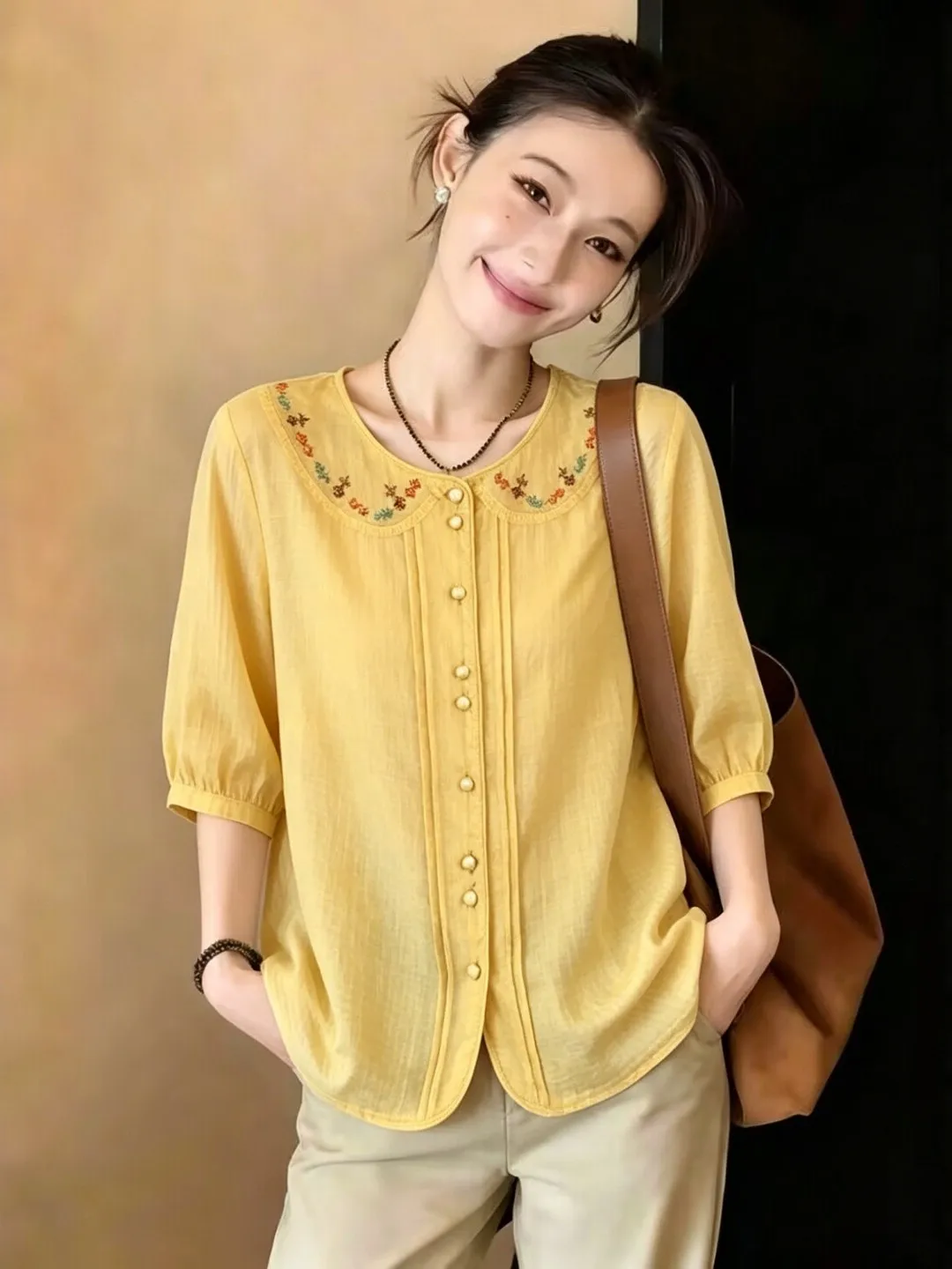 Fashionable Embroidered Short Sleeve Button up Cardigan Women's Shirt Artistic Design Breathable Casual Summer Top
Fashionable Embroidered Short Sleeve Button up Cardigan Women's Shirt Artistic Design Breathable Casual Summer Top