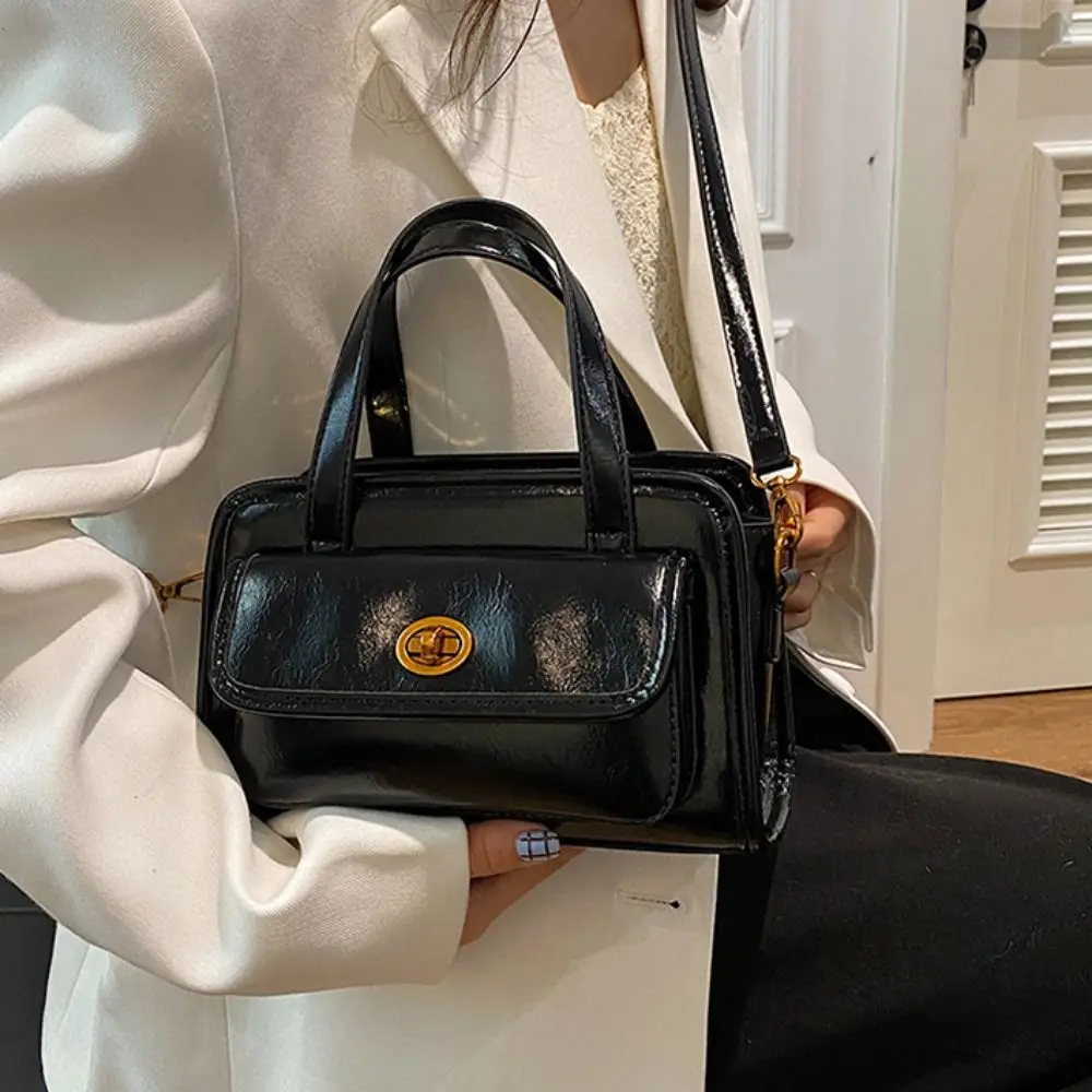 Retro Korean Style PU Bowling Bag Handbag Minority Design Pocket Boston Tote Bag French Style Solid Color Underarm Bag Outdoor
Retro Korean Style PU Bowling Bag Handbag Minority Design Pocket Boston Tote Bag French Style Solid Color Underarm Bag Outdoor