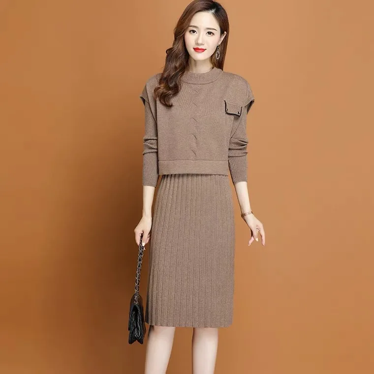 2023 Autumn/Winter New Long sleeved Knitted Sweater Dress Two Piece Set for Women's Loose Large Vest Slim Fit Knitted Shirt Set
2023 Autumn/Winter New Long sleeved Knitted Sweater Dress Two Piece Set for Women's Loose Large Vest Slim Fit Knitted Shirt Set