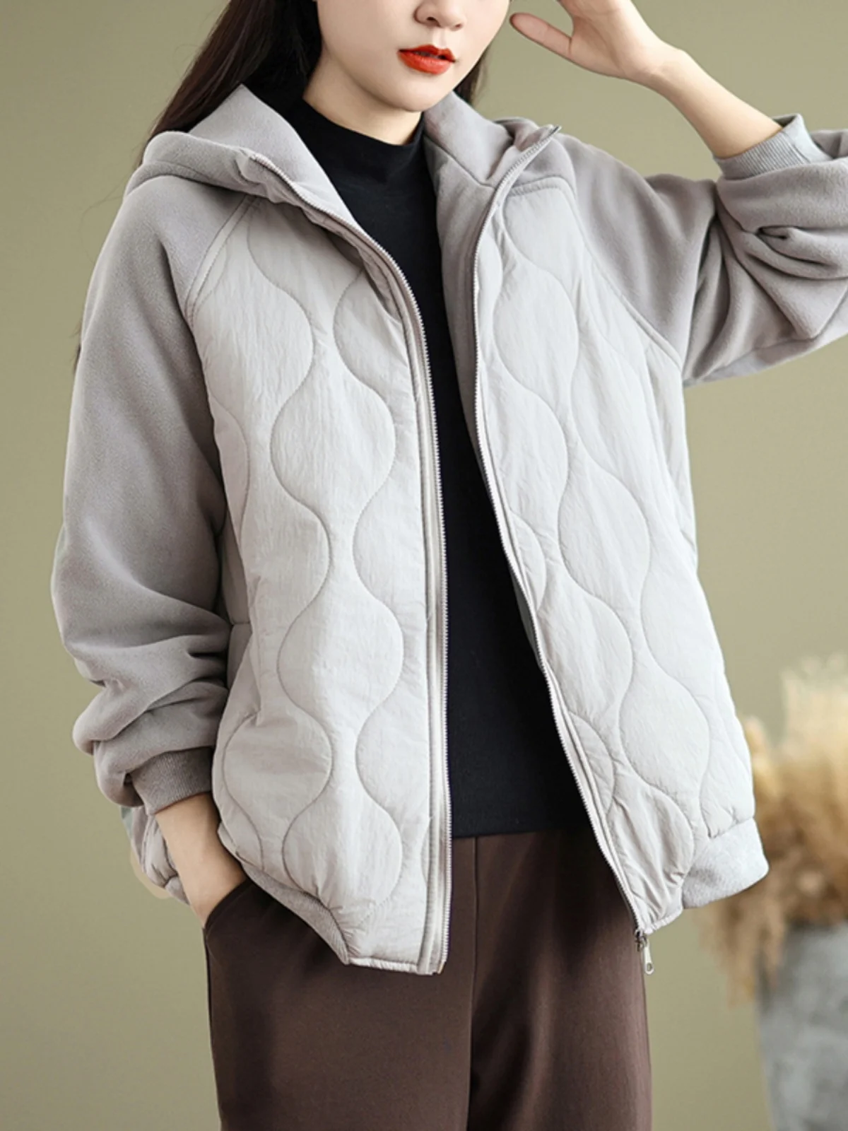 Women's Lightweight Thiened Cotton Padded Jaet Hooded Baseball Sle Coat Winter Faion Loose Fit Cotton Outerwear
Women's Lightweight Thiened Cotton Padded Jaet Hooded Baseball Sle Coat Winter Faion Loose Fit Cotton Outerwear