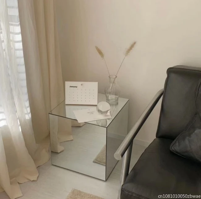 Mirror Acrylic Square Coffee Table Side Few Simple Bedside Table Decoration Window Base Aesthetic Furniture Meuble Chambre
Mirror Acrylic Square Coffee Table Side Few Simple Bedside Table Decoration Window Base Aesthetic Furniture Meuble Chambre