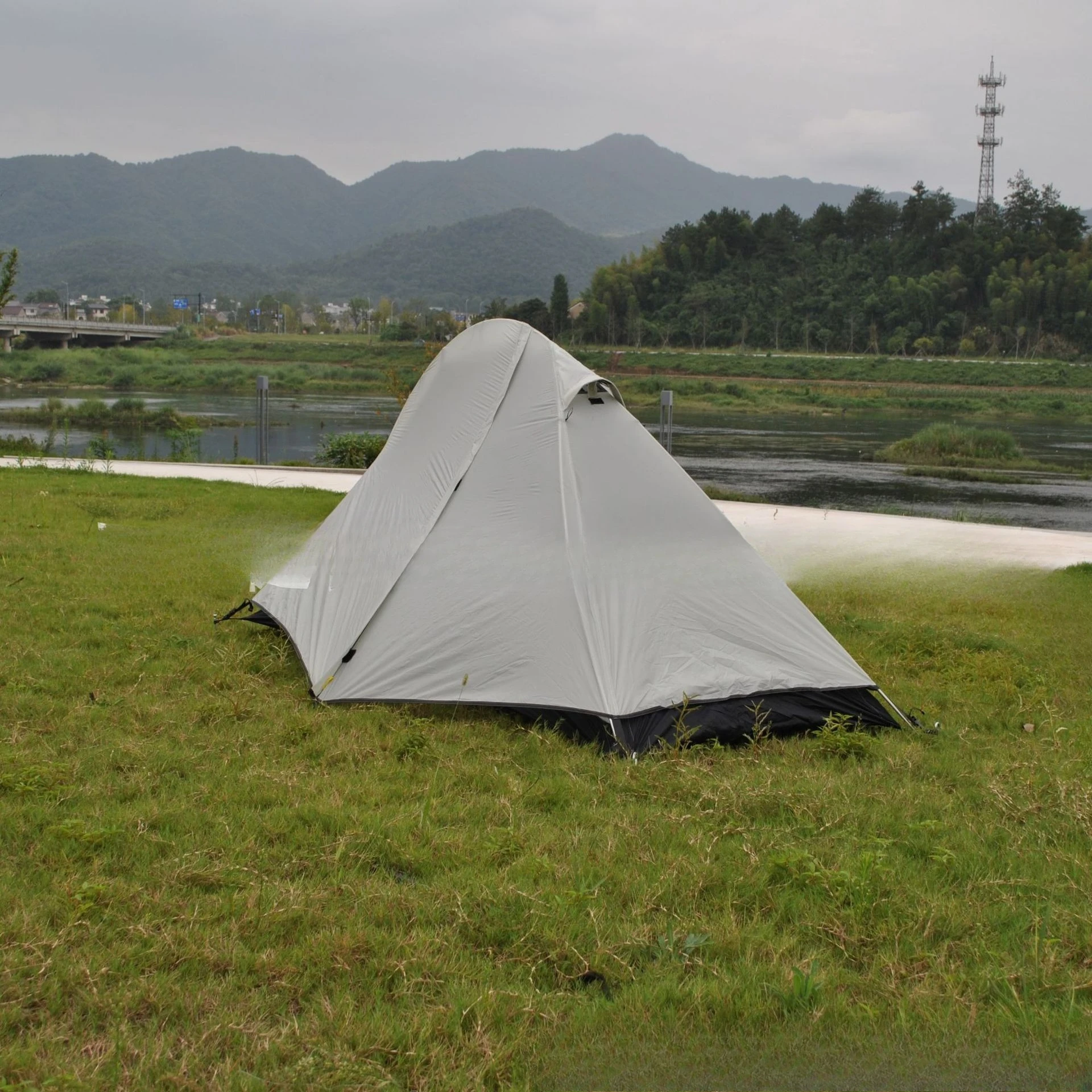 including matching floor mat ultra-light single tent, 20D nylon coated silicon, tent ultra-light single flying fish tent
including matching floor mat ultra-light single tent, 20D nylon coated silicon, tent ultra-light single flying fish tent